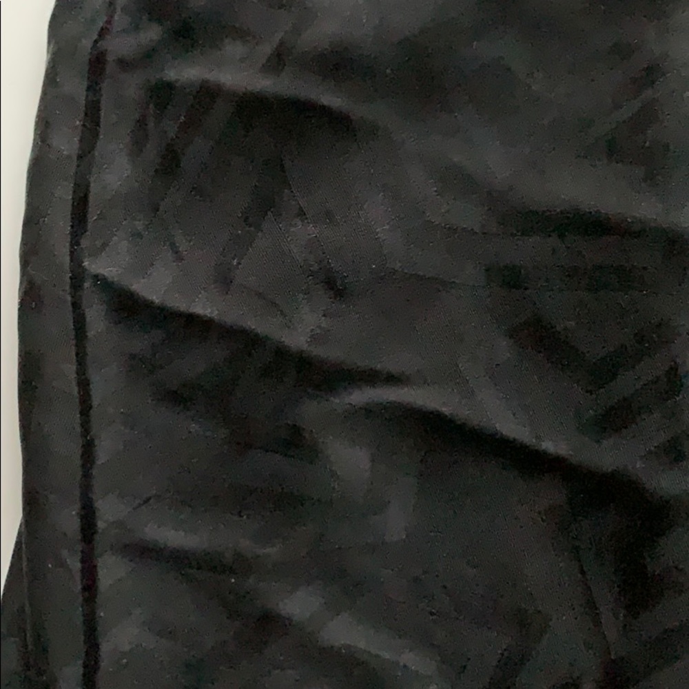 Silk racer back top with chain straps 🖤 edgy! - Picture 2 of 8